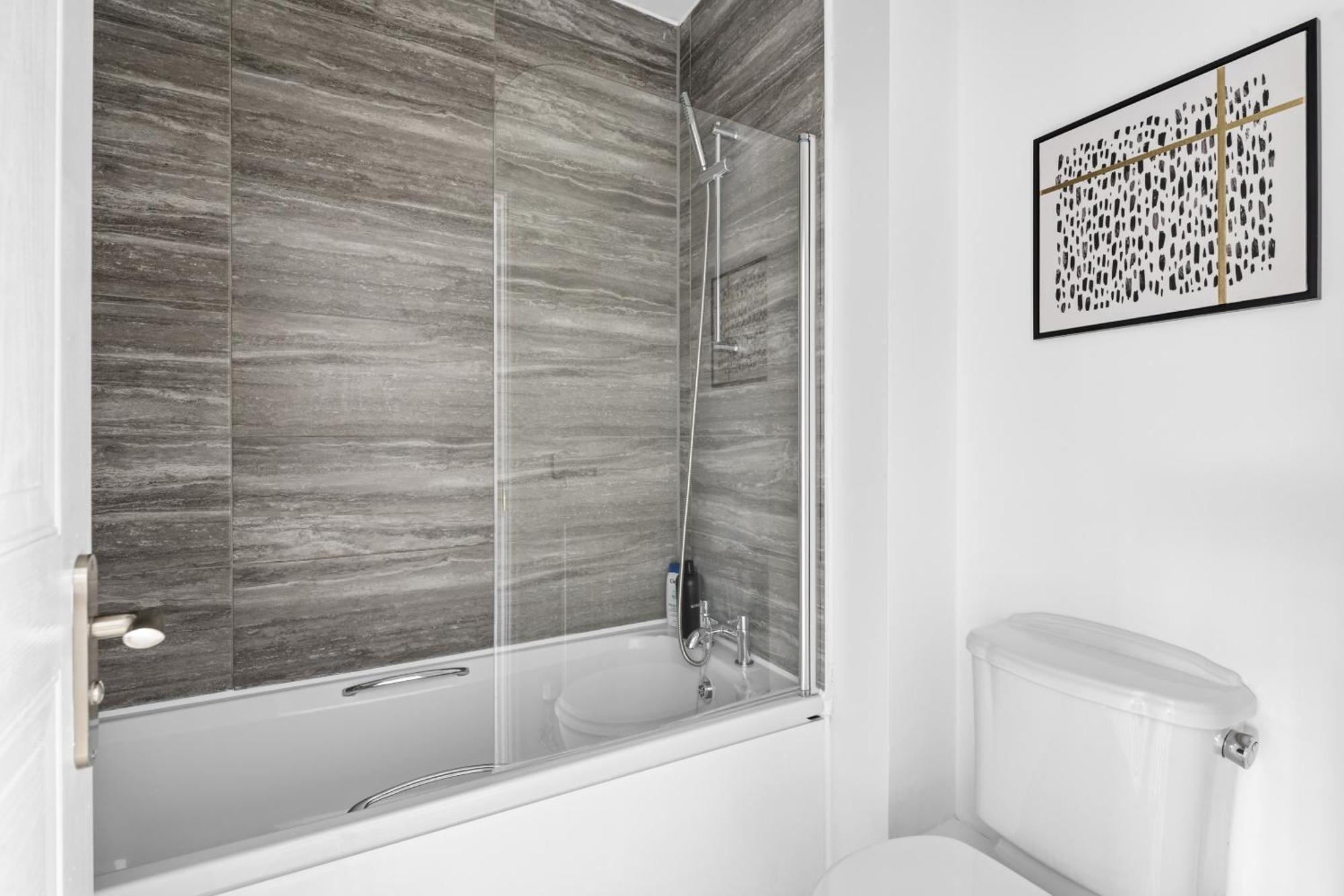 Luxurious 3 Bed House With Free Parking, Close To The Train Station & Town ブレインツリー エクステリア 写真
