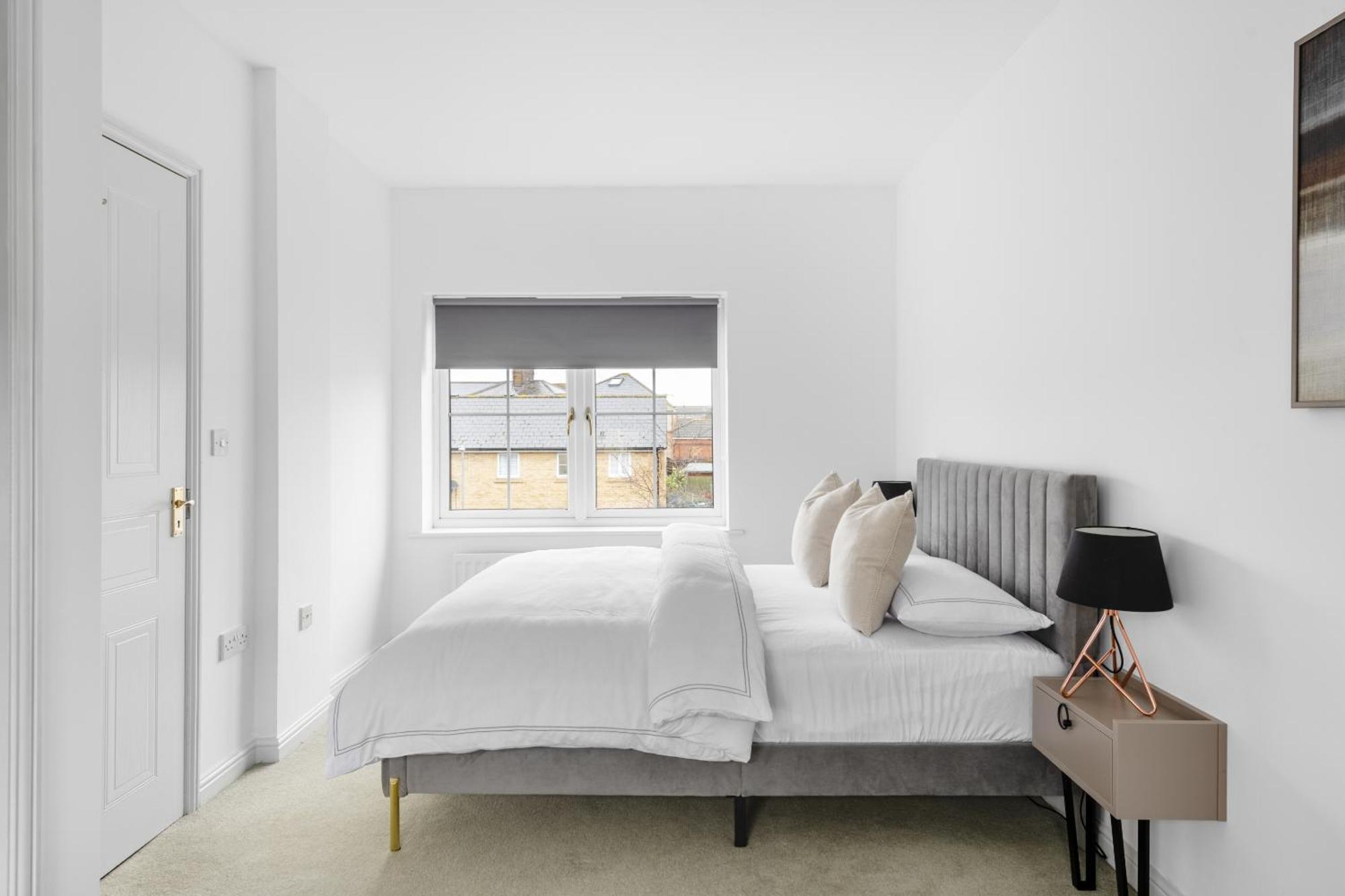 Luxurious 3 Bed House With Free Parking, Close To The Train Station & Town ブレインツリー エクステリア 写真